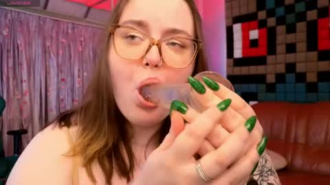 Snapshot of catherineclaire chatting on May 26, 4:36 pm catherineclaire online show from May 26, 4:36 pm