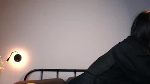 Lee online show from December 13, 7:53 pm