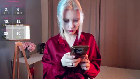 Mia online show from March 16, 11:03 am