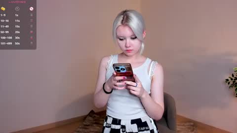 Snapshot of cathiearzabala chatting on May 15, 11:06 am Mia online show from May 15, 11:06 am