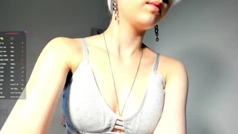 Mia online show from July 5, 11:06 am