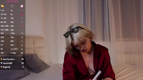 Mia online show from July 28, 12:48 pm