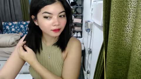Snapshot of cathy_lyn chatting on June 2, 12:34 am cathy_lyn online show from June 2, 12:34 am