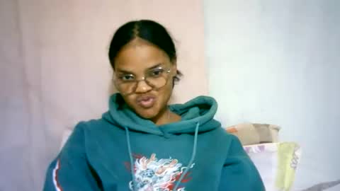 Snapshot of cathyxlisa chatting on June 9, 9:32 am CathyXLisa online show from June 9, 9:32 am