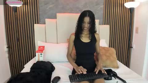 catiusca_reyes_03 online show from December 4, 2:48 pm