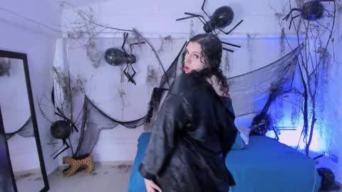 Snapshot of catleya_noire chatting on October 28, 8:11 pm Catleya online show from October 28, 8:11 pm