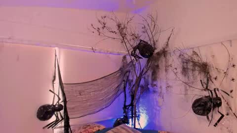 Snapshot of catleya_noire chatting on November 1, 8:33 pm Catleya online show from November 1, 8:33 pm