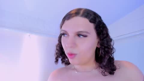 Snapshot of catleya_noire chatting on December 1, 8:03 pm Catleya online show from December 1, 8:03 pm