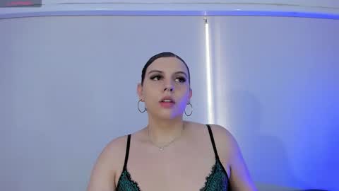 Snapshot of catleya_noire chatting on December 2, 8:15 pm Catleya online show from December 2, 8:15 pm