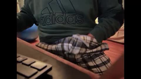 Snapshot of catmandoo21001 chatting on January 13, 1:45 am catmandoo21001 online show from January 13, 1:45 am