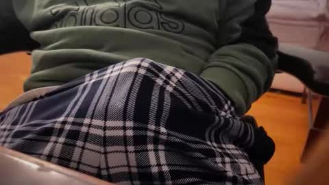 Snapshot of catmandoo21001 chatting on January 9, 2:36 am catmandoo21001 online show from January 9, 2:36 am