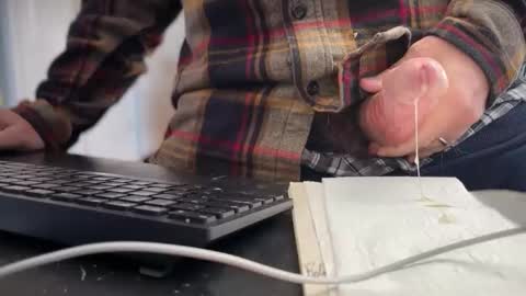 Snapshot of catmandoo21001 chatting on February 13, 5:42 pm catmandoo21001 online show from February 13, 5:42 pm