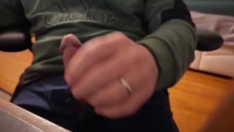 Snapshot of catmandoo21001 chatting on February 20, 3:47 am catmandoo21001 online show from February 20, 3:47 am