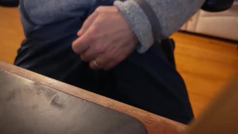 Snapshot of catmandoo21001 chatting on February 20, 10:43 pm catmandoo21001 online show from February 20, 10:43 pm