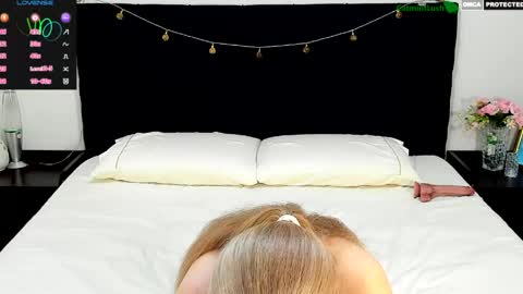 Snapshot of catmintlush chatting on May 15, 11:45 pm CatmintLush online show from May 15, 11:45 pm