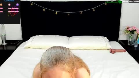 Snapshot of catmintlush chatting on May 16, 12:29 am CatmintLush online show from May 16, 12:29 am
