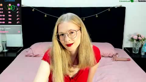 Snapshot of catmintlush chatting on May 22, 11:32 pm CatmintLush online show from May 22, 11:32 pm