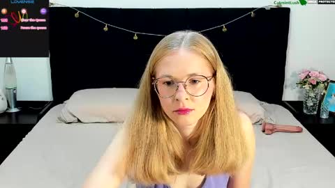 Snapshot of catmintlush chatting on May 28, 11:46 pm CatmintLush online show from May 28, 11:46 pm
