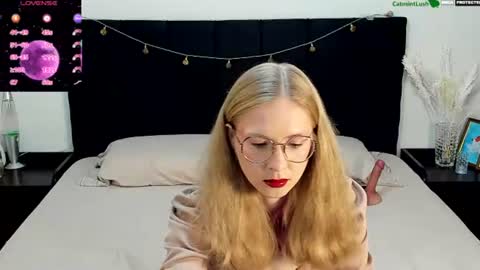 Snapshot of catmintlush chatting on June 28, 11:33 pm CatmintLush online show from June 28, 11:33 pm