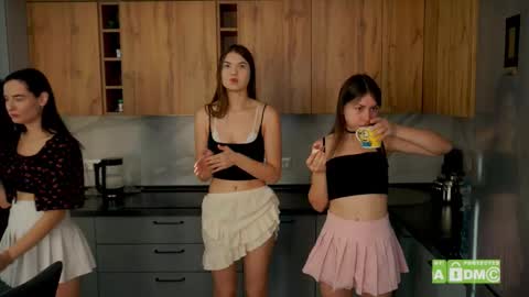 Snapshot of catolinanight chatting on October 6, 5:16 am catolinanight online show from October 6, 5:16 am