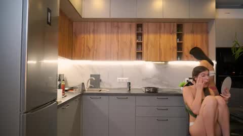 Snapshot of catolinanight chatting on October 28, 6:17 am catolinanight online show from October 28, 6:17 am