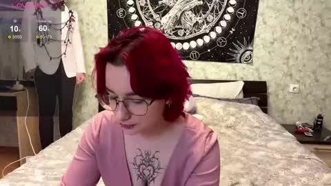 Snapshot of catricesiefert chatting on December 5, 3:09 pm Thea online show from December 5, 3:09 pm