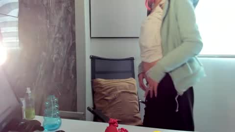 Snapshot of catt_evans1 chatting on December 1, 7:47 pm CATT EVANS online show from December 1, 7:47 pm