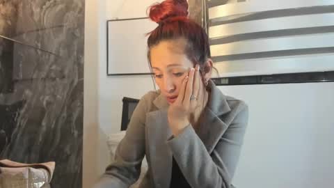 Snapshot of catt_evans1 chatting on December 12, 12:48 am CATT EVANS online show from December 12, 12:48 am