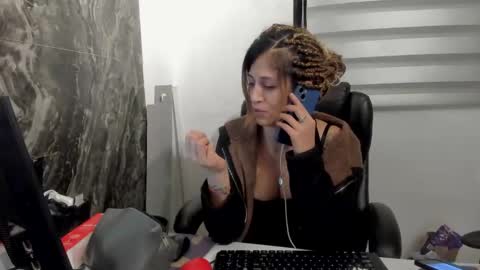 Snapshot of catt_evans1 chatting on October 14, 11:49 pm CATT EVANS online show from October 14, 11:49 pm