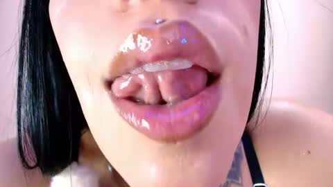 Cattleya online show from June 12, 5:50 am