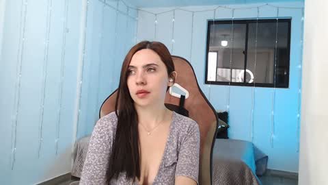 Snapshot of cattleya069 chatting on January 20, 1:21 pm  Cattleya you can tell me Leya too.     online show from January 20, 1:21 pm