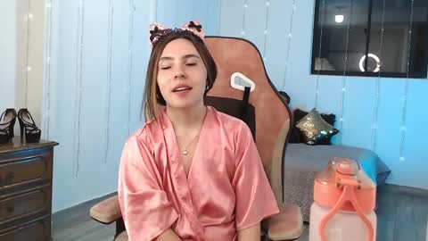 Snapshot of cattleya069 chatting on March 6, 5:57 am  Cattleya you can tell me Leya too.     online show from March 6, 5:57 am