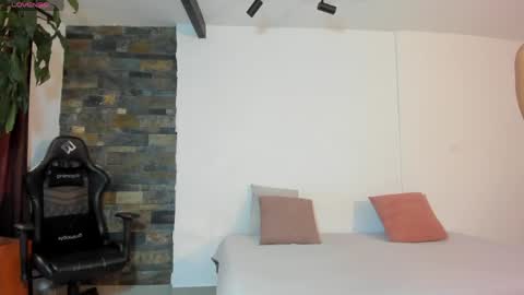 Snapshot of cattleya_smith_ chatting on May 13, 12:24 pm cattleya_smith_ online show from May 13, 12:24 pm