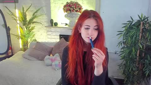caty_cuddly online show from December 7, 9:44 pm