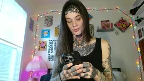 Snapshot of caulkgobbler chatting on October 30, 9:59 pm alaska online show from October 30, 9:59 pm