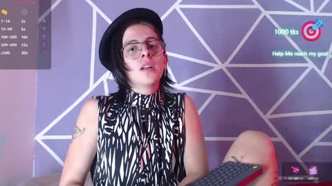 cava_pretty online show from January 5, 10:21 am