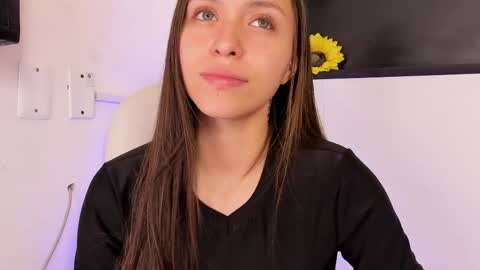 Snapshot of cayetana_01 chatting on May 27, 7:00 pm cayetana online show from May 27, 7:00 pm