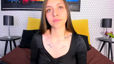 Snapshot of cayetana_01 chatting on June 8, 7:58 pm cayetana online show from June 8, 7:58 pm