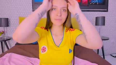 Snapshot of cayetana_01 chatting on June 17, 7:26 pm cayetana online show from June 17, 7:26 pm