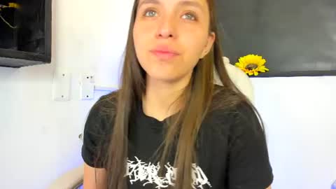 Snapshot of cayetana_01 chatting on July 9, 7:18 pm cayetana online show from July 9, 7:18 pm