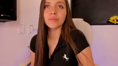 Snapshot of cayetana_01 chatting on July 24, 7:12 pm cayetana online show from July 24, 7:12 pm