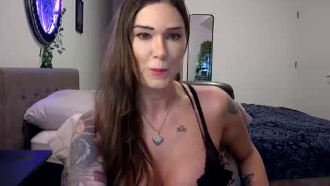 Snapshot of cayla_ chatting on November 14, 2:10 am Cayla online show from November 14, 2:10 am