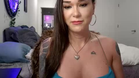 Snapshot of cayla_ chatting on February 10, 3:43 am Cayla online show from February 10, 3:43 am