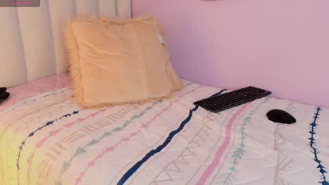 Snapshot of caylin_jordan chatting on May 15, 3:52 pm Cay online show from May 15, 3:52 pm