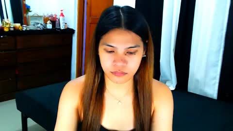 Snapshot of caylineaddison chatting on June 1, 11:12 am The Queen Named ADDISON online show from June 1, 11:12 am