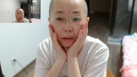 Snapshot of cbz112233 chatting on June 15, 3:03 pm ANNYANNY online show from June 15, 3:03 pm