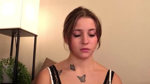 Lina  online show from December 21, 7:10 pm