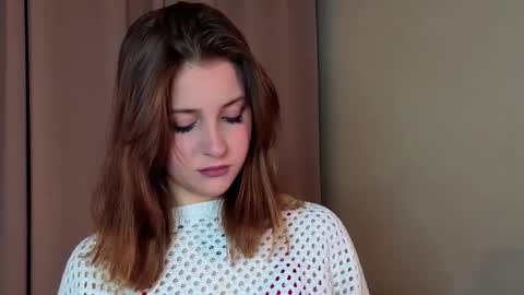 Lina  online show from February 14, 7:10 pm