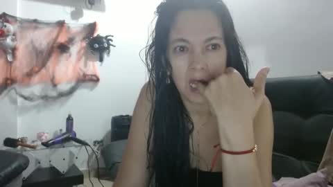 ceci online show from October 25, 2:08 am