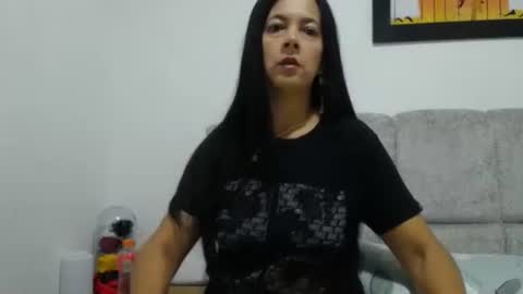 ceci online show from December 14, 12:49 am